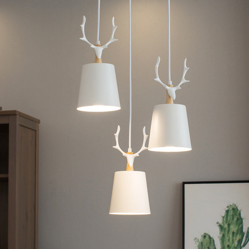 Decoración de ciervos de luz colgante de estilo nórdico de 3 bulb
