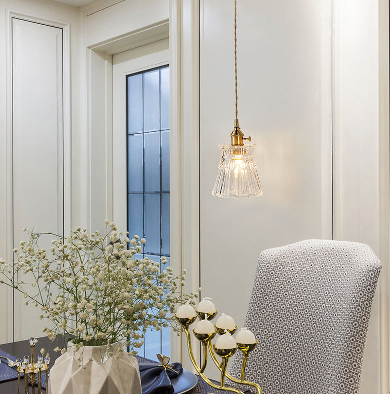 Tombra de campana acanalada Simplicidad Lámpara colgante de latón Estilo posmoderno Luz de colgante de 1 luz con diseño de interruptor giratorio