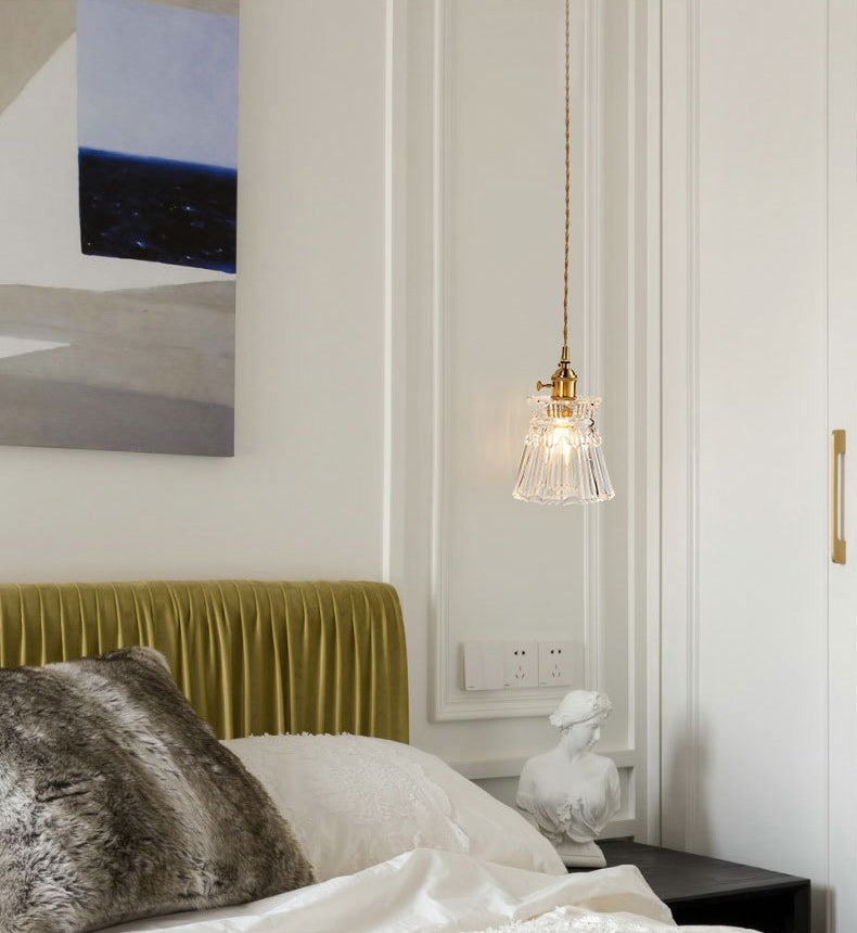 Tombra de campana acanalada Simplicidad Lámpara colgante de latón Estilo posmoderno Luz de colgante de 1 luz con diseño de interruptor giratorio