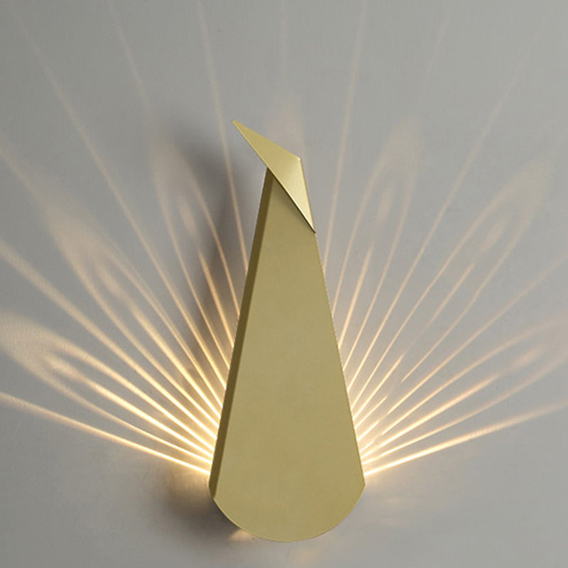 Minimalism Metal Peacock Wall Lamp Post-modern Style Home Decorative Lighting Sconce in Warm Light