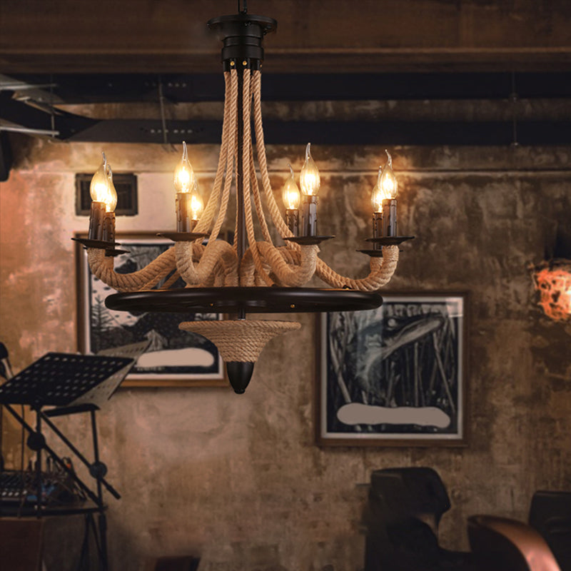 Luce a sospensione per interni neri in stile industriale con soffitto in ferro battuto con corda di canapa