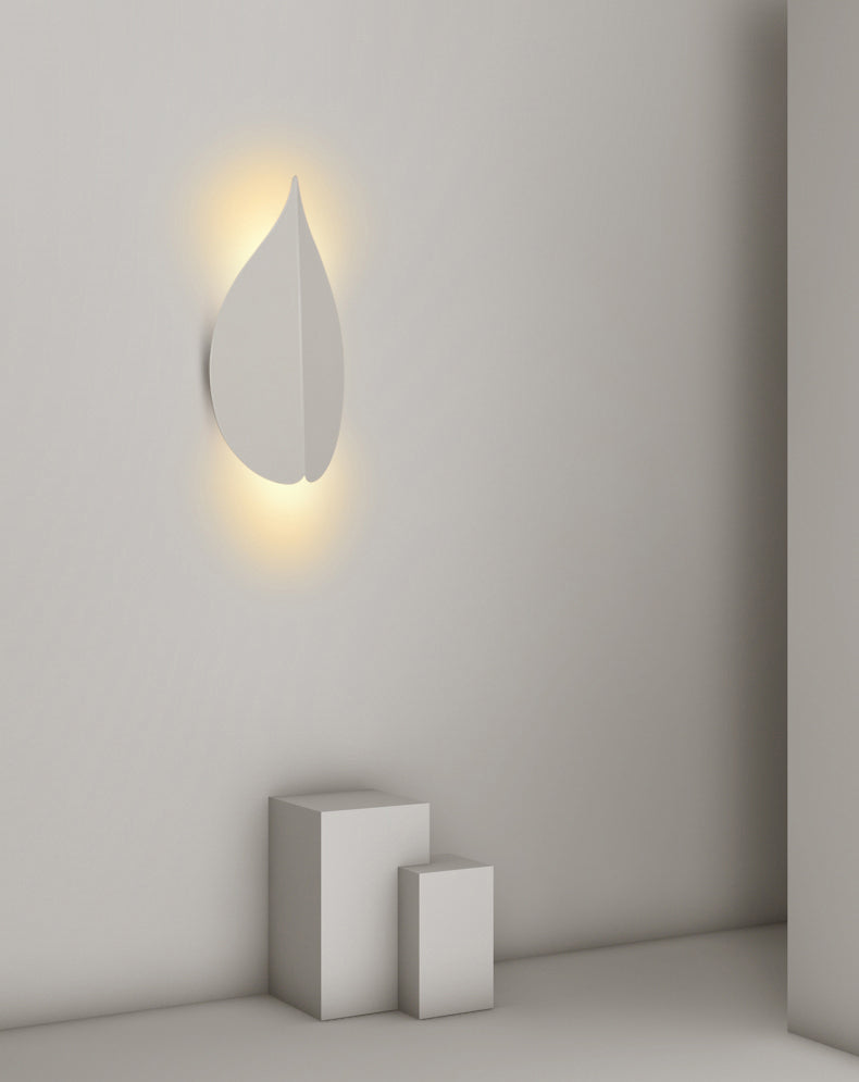 Modern Minimalist Style Leaf-shaped Flush Mount Wall Sconce Metal Wall Mount Light Fixture for Bedroom