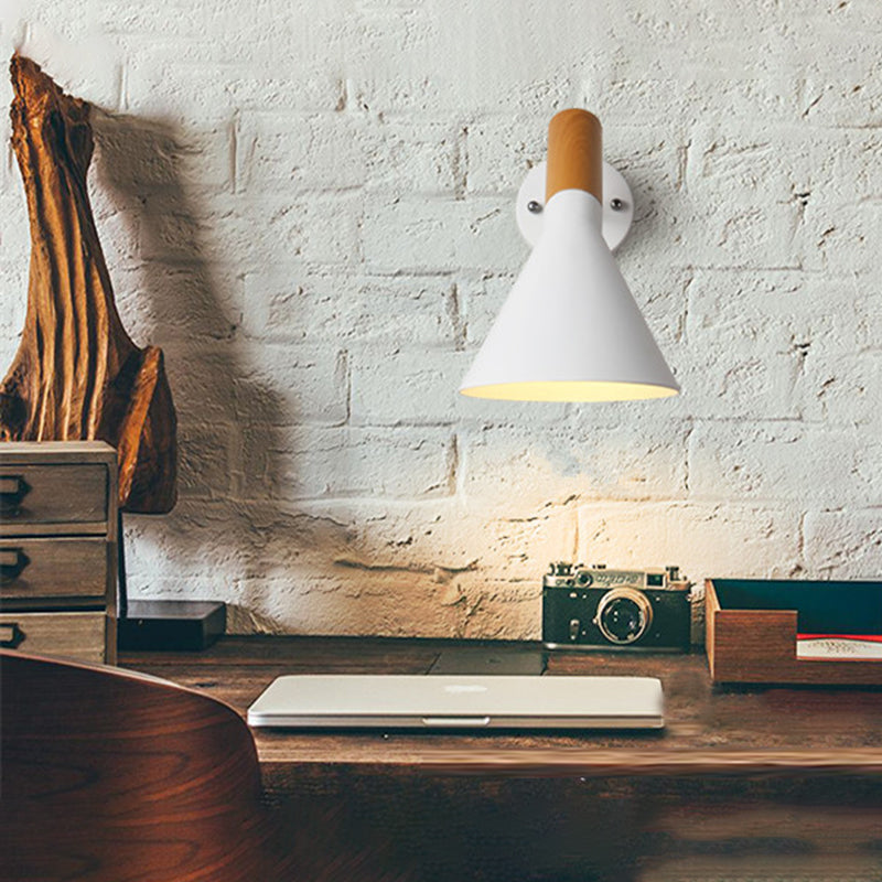 Lámpara de pared de minimalismo en forma de embudo estilo moderno de madera de madera de 1 luces accesorio de iluminación