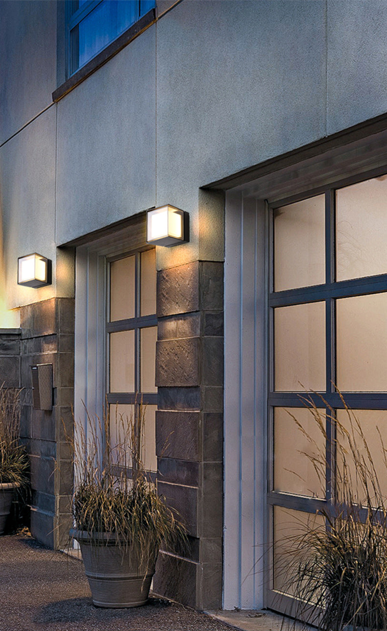 Lámpara de pared LED rotativa cuadrada con sombra acrílica transparente al aire libre de iluminación impermeable al aire libre