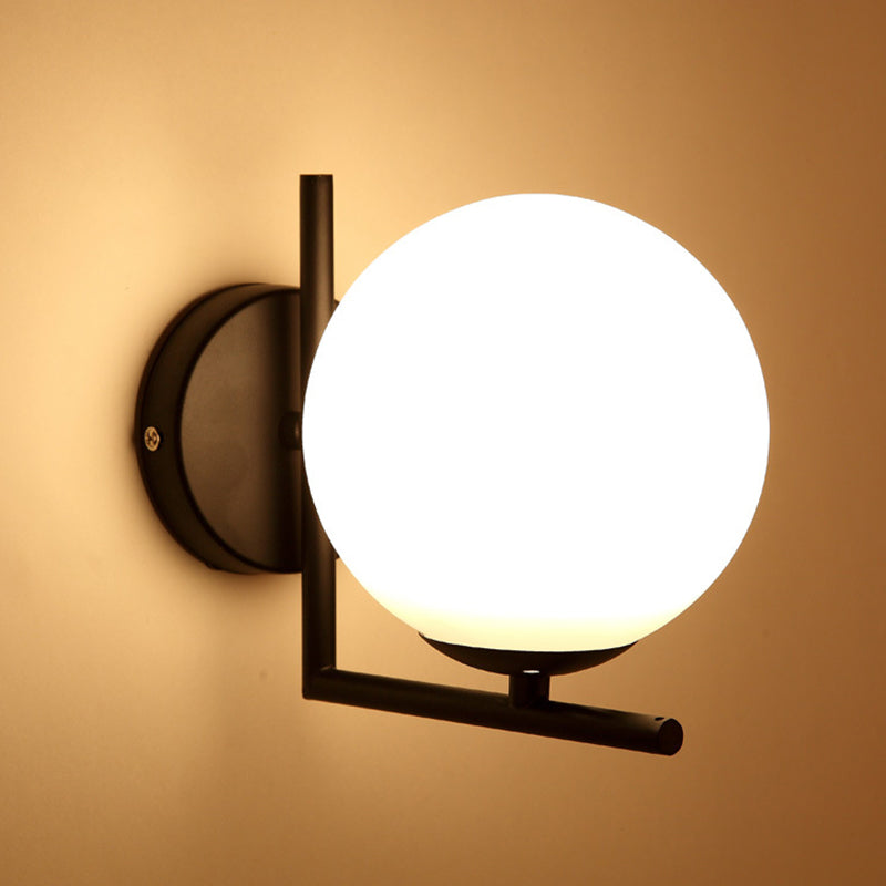 Zeitgenössische globale Wandmontagleuchte Milchglas Wandmontagelampe für das Restaurant