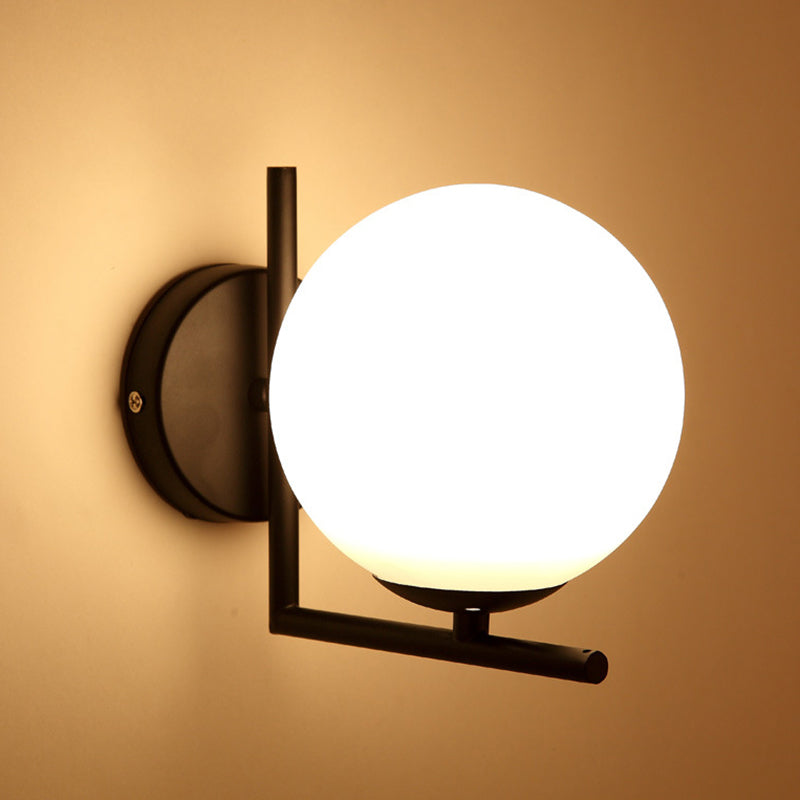 Zeitgenössische globale Wandmontagleuchte Milchglas Wandmontagelampe für das Restaurant