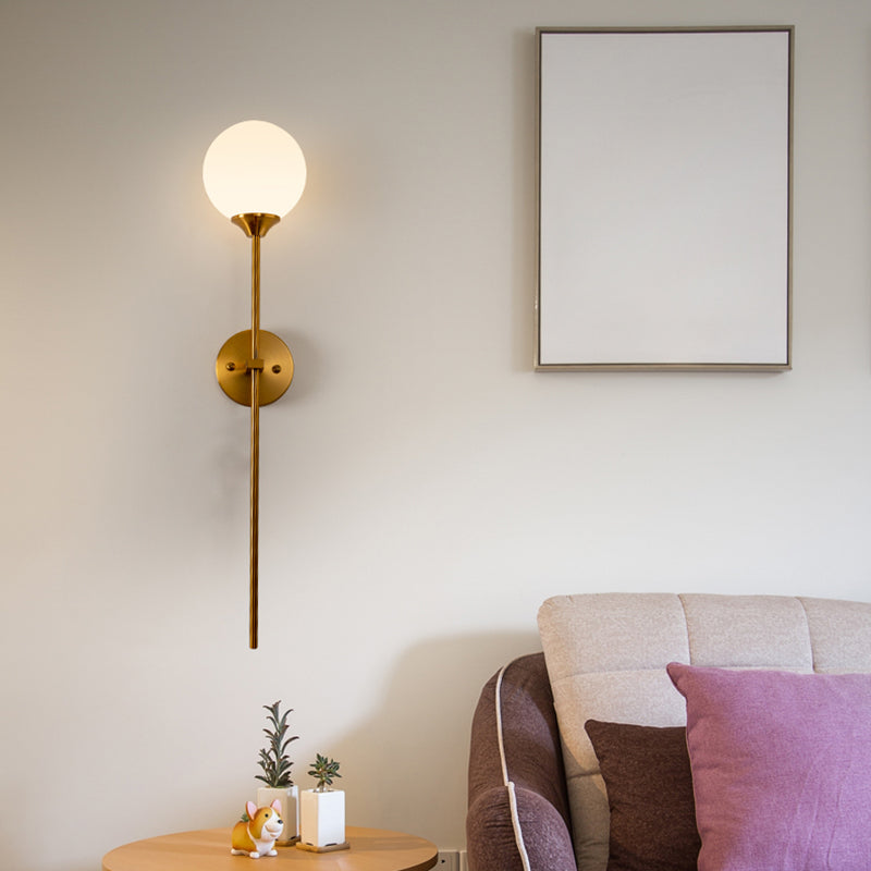 1-Light Wall Light in Modern Luxury Style Wrought Iron Wall Sconce with Globe Glass Shade