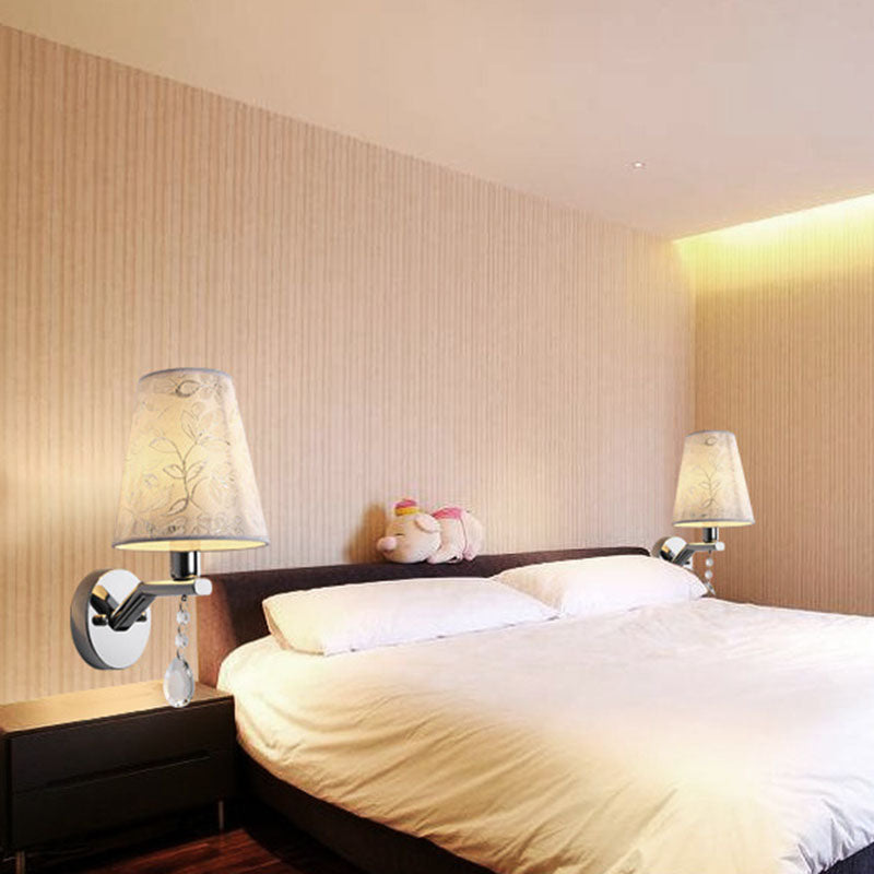 Tessuto tradizionale per la parete da parete del soggiorno affusolato 1 lampadina bianca a led da parete con goccia di cristallo trasparente