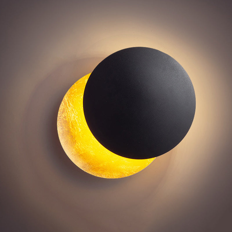 Estilo nórdico Rotable Solar Eclipse Splipse Splipe Metal Metal Redone Red Red Cull Moon Lámpara de montaje para dormitorio para dormitorio