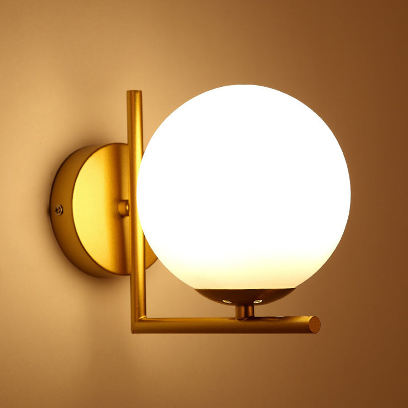 Zeitgenössische globale Wandmontagleuchte Milchglas Wandmontagelampe für das Restaurant