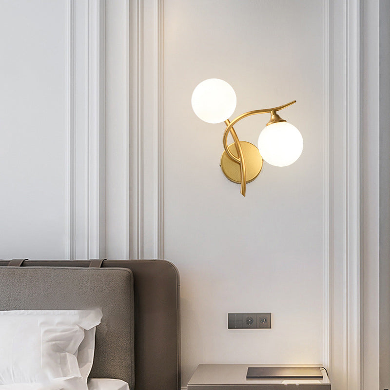 Zeitgenössische globale Wandmontagleuchte Milchglas Wandmontagelampe für das Restaurant