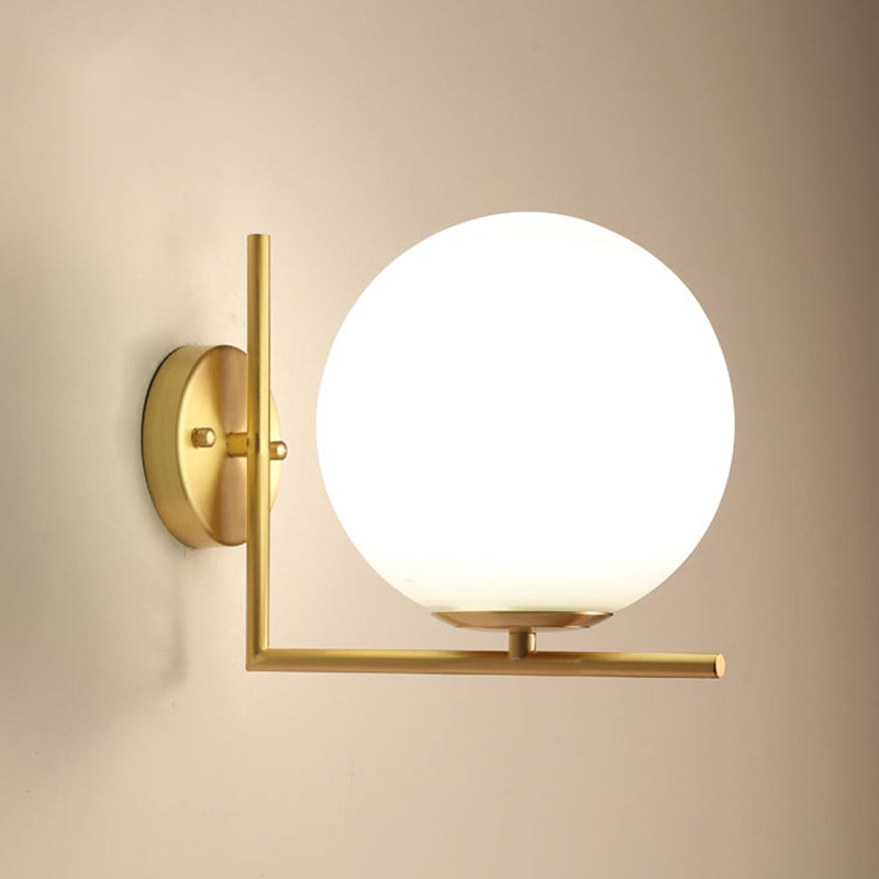 Luz de pared LED de globo de oro en simplicidad moderna Splique de pared de cobre con sombra de vidrio esmerilado