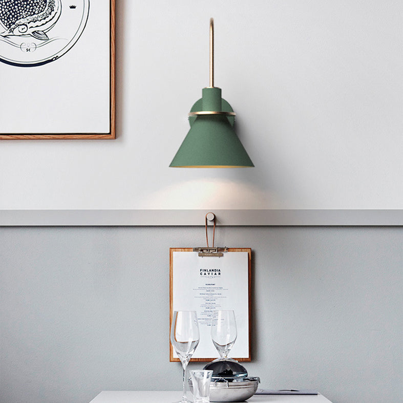 1 Light Metal Wall Mounted Light Fixture Modern Curved Arm Wall Sconce Lighting for Dining Room