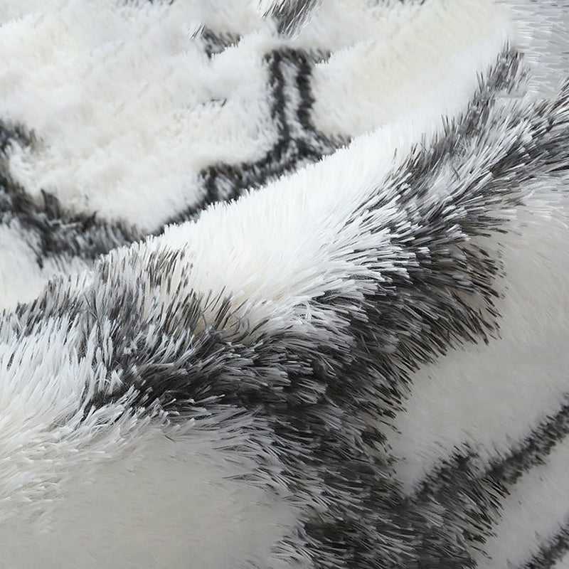 White Tone Simple Area Carpet Polyester Geometric Print Indoor Rug Anti-Slip Backing Carpet for Living Room