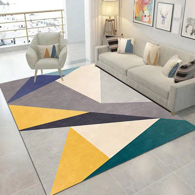Funky Triangle Design Indoor Rug Individuality Modern Area Rug Polyester Anti-Slip Backing Carpet for Home Decoration