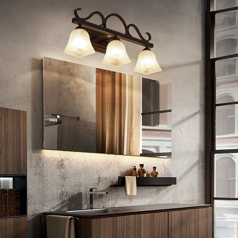 Traditionelle glockenförmige Leuchtenleuchte Glaswandmontage in Schwarz montiert