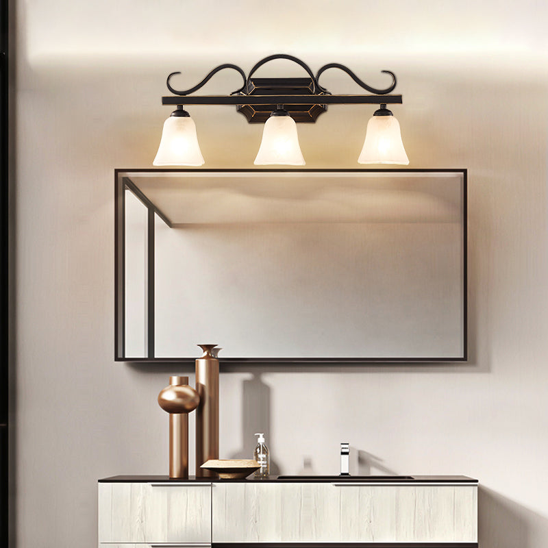 Traditionelle glockenförmige Leuchtenleuchte Glaswandmontage in Schwarz montiert