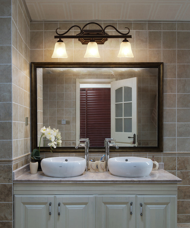 Traditionelle glockenförmige Leuchtenleuchte Glaswandmontage in Schwarz montiert