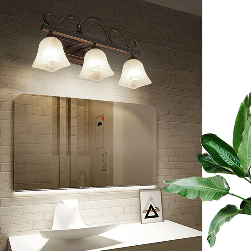 Traditionelle glockenförmige Leuchtenleuchte Glaswandmontage in Schwarz montiert