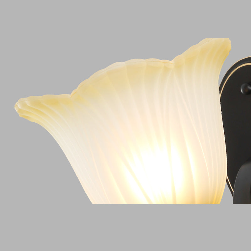 Semplicità vintage Bell Bell Vanity Lights Sconce Milk Glass Wall Monte Flaching per bagno