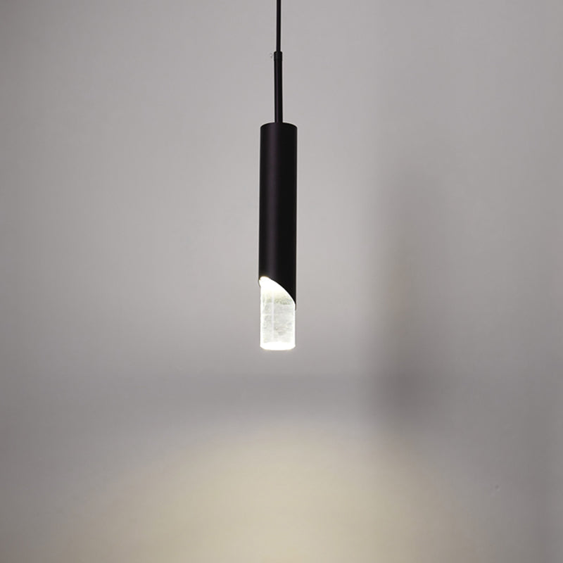 Luz colgante LED cilíndrica de aluminio en una lámpara de colgación acrílica de estilo conciso moderno para espacios interiores