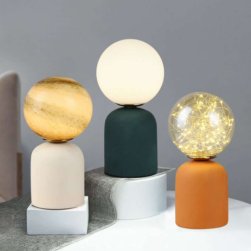11,8 "in altezza lampada da tavolo a led in stile moderno Globe Glass Shade Ceramics Ceramics Base Light per camera da letto