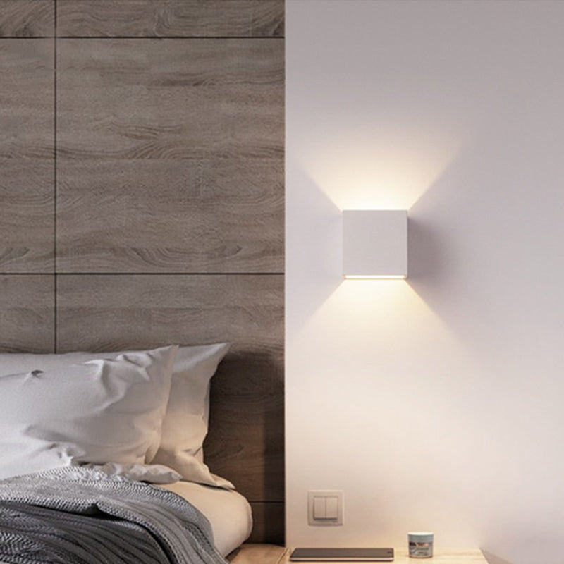 Stile moderno minimalista quadrato su e giù per le luci da parete in metallo a parete a LED