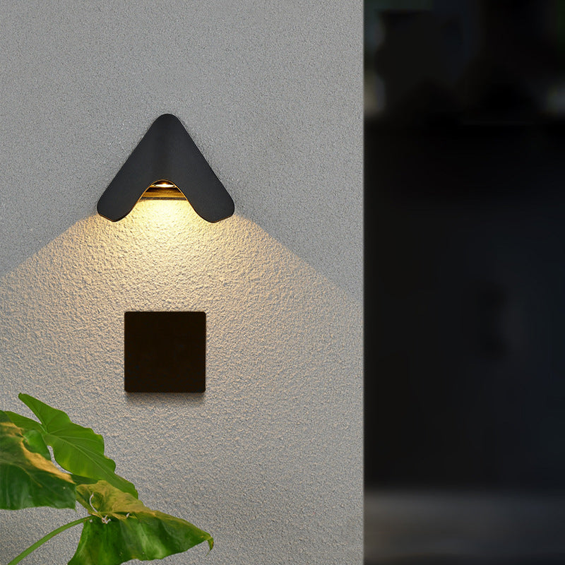 Arrowhead Shaped Waterproof LED Wall Sconce Modern Simplicity Thicken Aluminum Outdoor Wall Mount Lamp