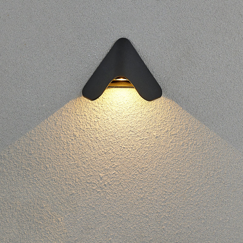 Arrowhead Shaped Waterproof LED Wall Sconce Modern Simplicity Thicken Aluminum Outdoor Wall Mount Lamp