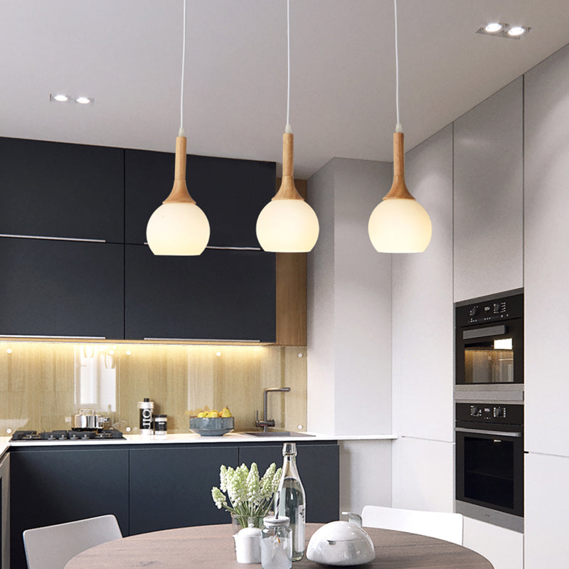 Lampada a sospensione nordica in legno piccolo sospensione con tonalità di vetro bianco per sala da pranzo