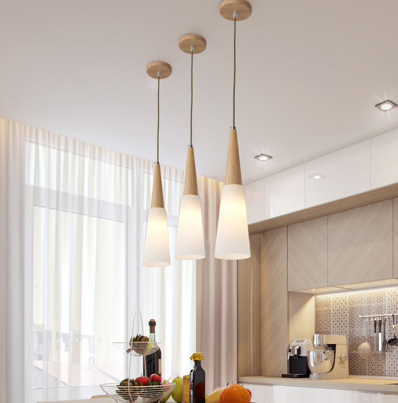 Lampada a sospensione nordica in legno piccolo sospensione con tonalità di vetro bianco per sala da pranzo