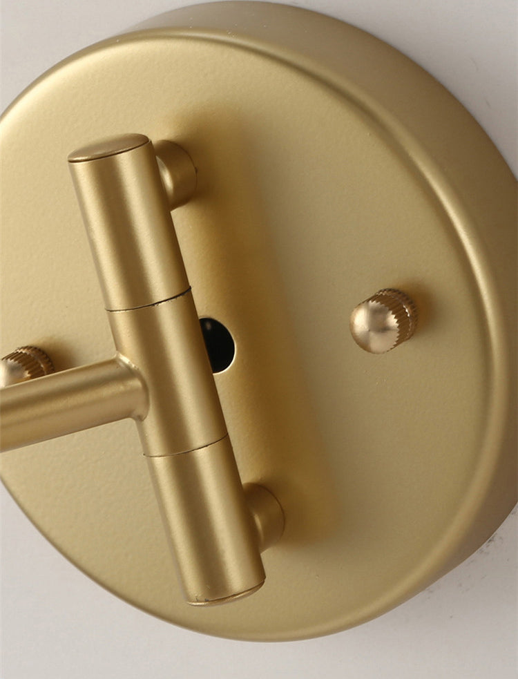 Éclairage moderne de murs de mur à côté de l'éclair