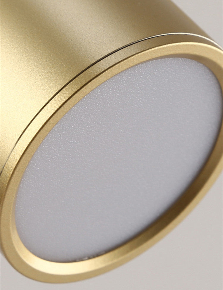 Éclairage moderne de murs de mur à côté de l'éclair