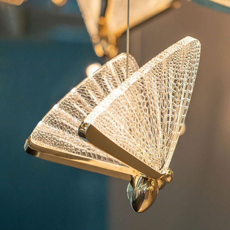Luz colgante de mariposa dorada en estilo creativo moderno de hierro forjado que colgaba con sombra acrílica