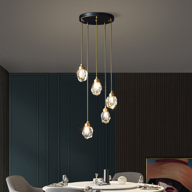 Minimalistische hangende lamp zwart-gouden edelsteenvormige hanger met kristalschaduw voor restaurant