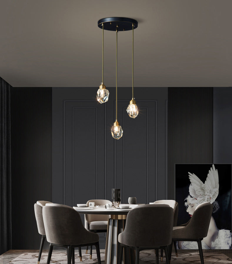 Minimalistische hangende lamp zwart-gouden edelsteenvormige hanger met kristalschaduw voor restaurant