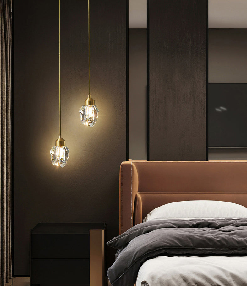 Minimalistische hangende lamp zwart-gouden edelsteenvormige hanger met kristalschaduw voor restaurant