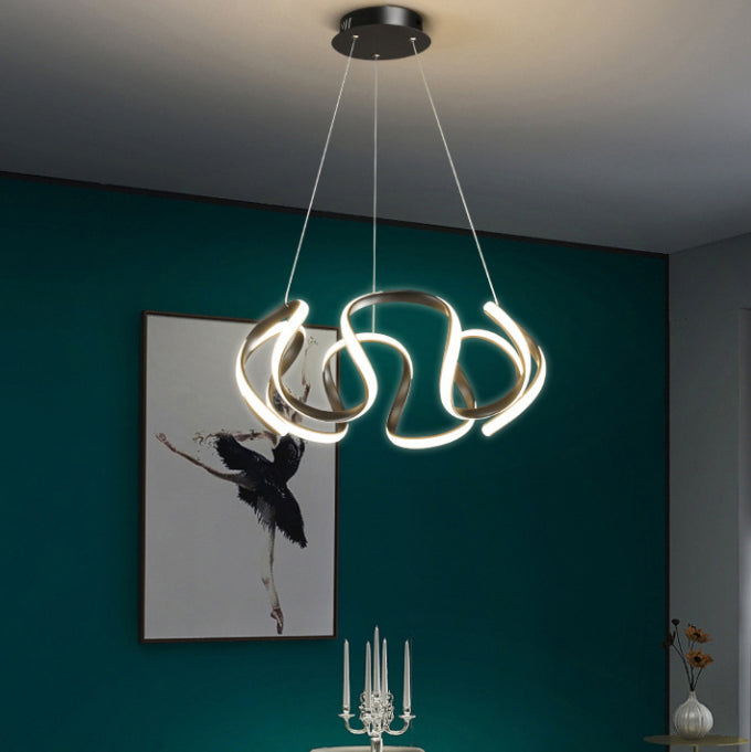 Luz de colgante lineal LED de aluminio en una lámpara de araña de hierro forjado de estilo minimalista moderno con sombra acrílica