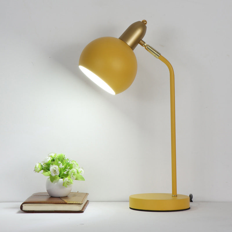 Lighting de mesa de domo metálico Macaron 1 Lámpara de lectura ajustable de cabeza para dormitorio