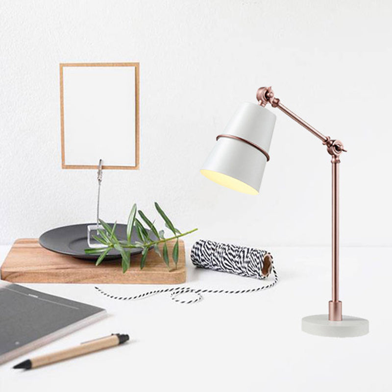 Lámpara de lectura de brazo colgante posmoderno 1 cabezal de la mesa de dormitorio con sombra de cono