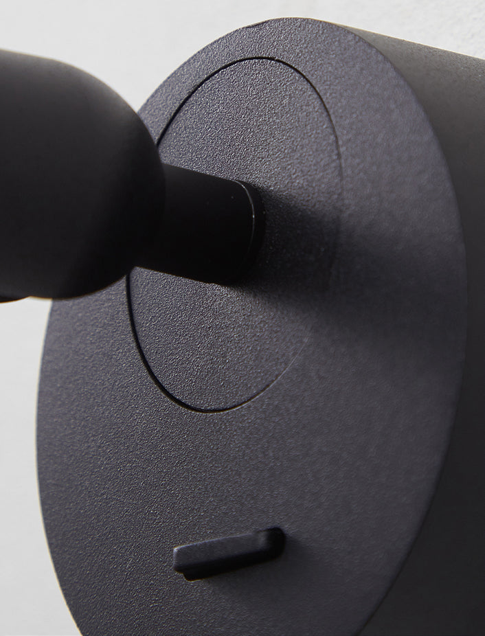 Plan de pared LED de aluminio esmerilado en la simplicidad moderna Luz de pared geométrica de metal para el dormitorio