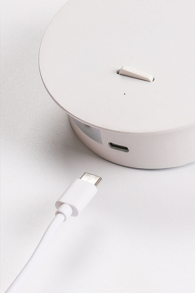 White Circular LED Wall Light in Modern Concise Style Aluminium Reading Wall Sconce for Bedroom