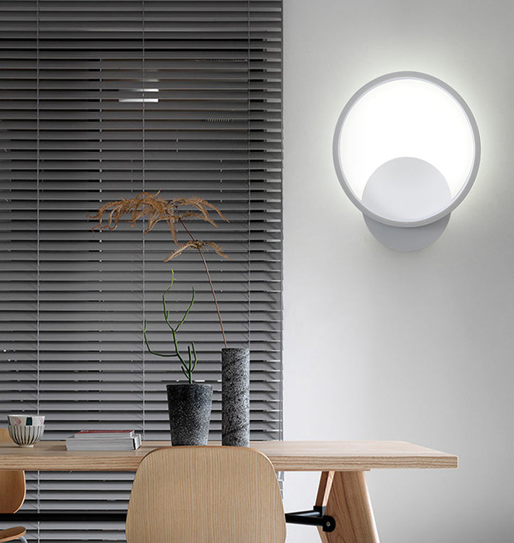 Weiße geometrische LED -Wandlampe in der modernen Einfachheit schmiedeeisere Wandleuchten mit Acrylschatten
