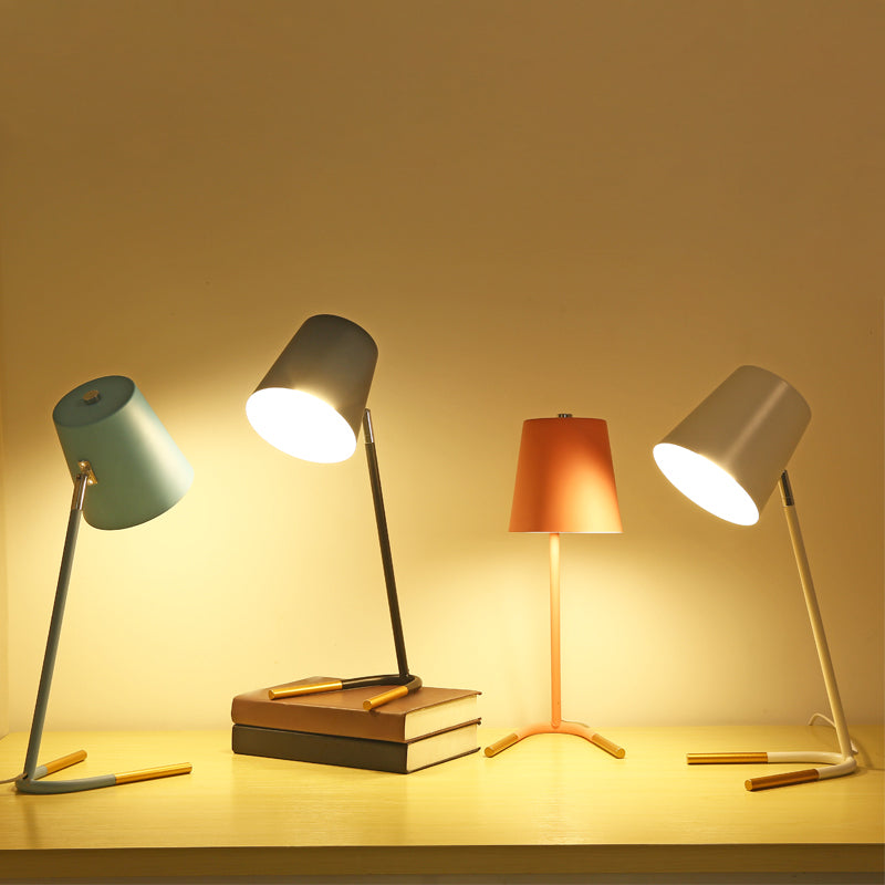 Table en métal en forme de seau Macaron 1 lampe de chevet de bulbe avec base en U