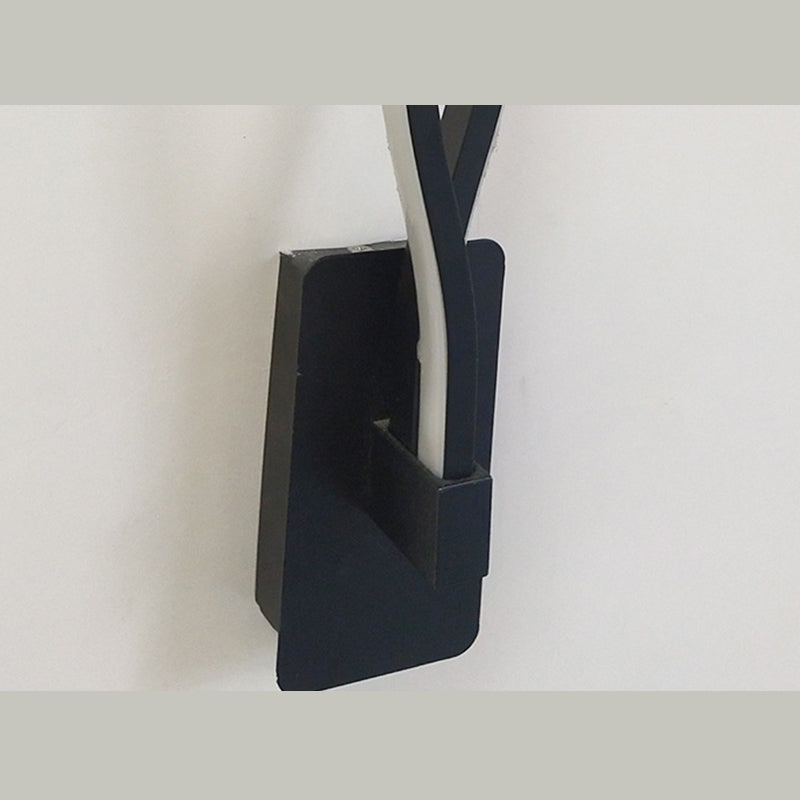 Amplia de pared lineal de LED negro en la lámpara de pared de hierro forjado de estilo conciso moderno con sombra de silicona