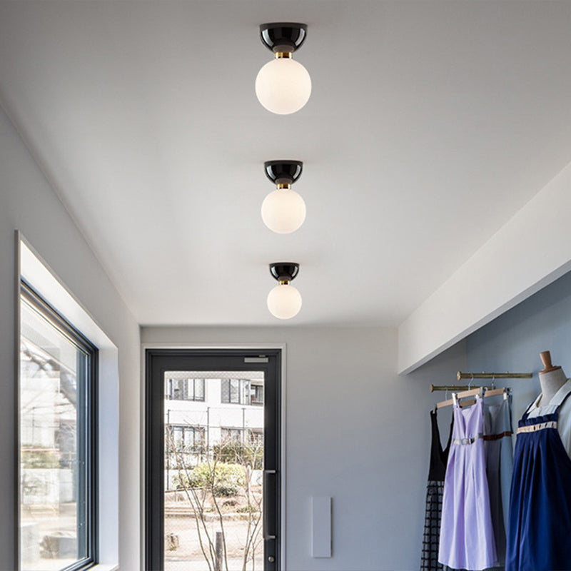 Globe semi-inbouwlamp Ultramoderne melkglazen plafondlampen voor de woonkamer
