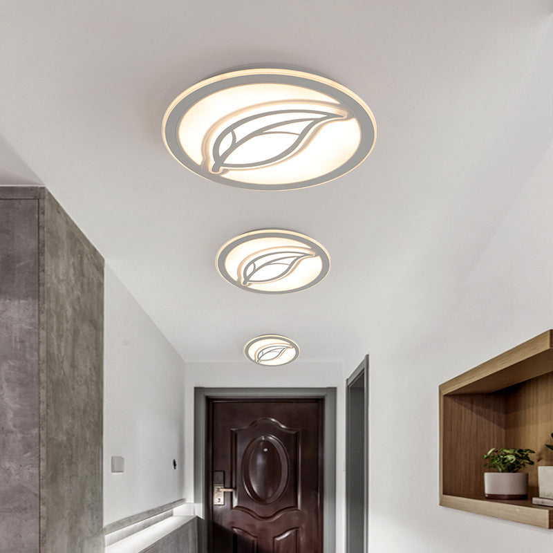 Modern Style Circle Flush Mount Ceiling Light LED Hallway Flush Mount Lamp in White with Leaf Pattern, 16"/20"/24" Wide