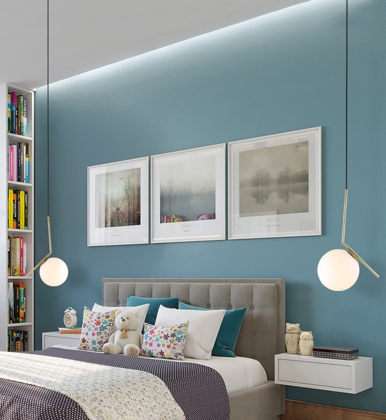 Brass Globe Single Pendant Light in Modern Creative Style Fer Whited Fon Lamping avec une teinte en verre