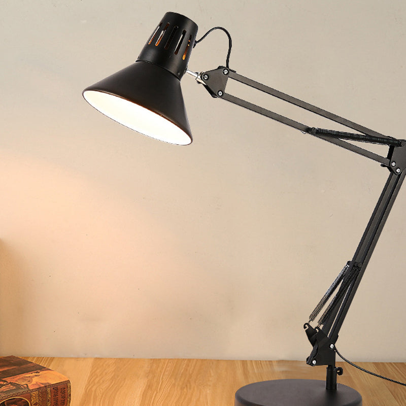 Studio conico Studio lampada da scrivania Metallic 1 Testa Nordica Luce da tavolo con braccio azionario
