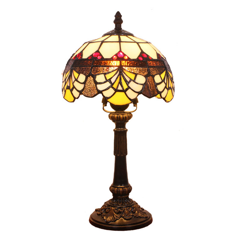 Table Dome Light 1-Bulb Verre en vitrail Tiffany Tix Tablette de chevet avec motif de coquille en marron